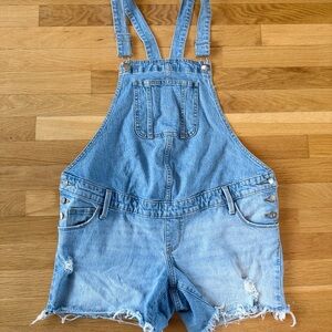 Isabel Maternity shortal overol corto size 4 denim raw hems light color